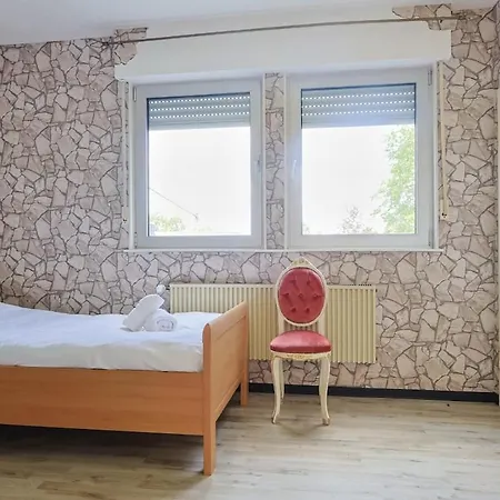 Group For 20 Guests & Sauna Prázdninový dům