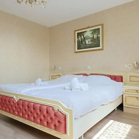 Group For 20 Guests & Sauna *