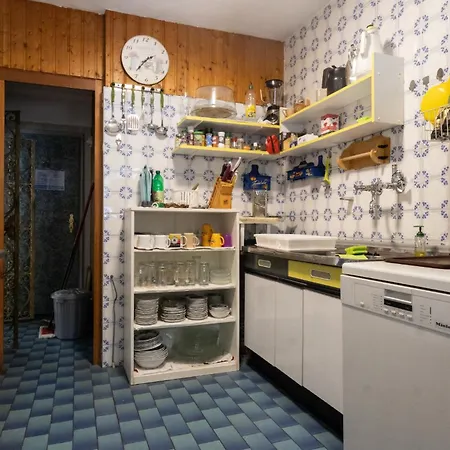 Groepsverblijf Aquarium - Voor 20 Met Sauna In בית נופש *